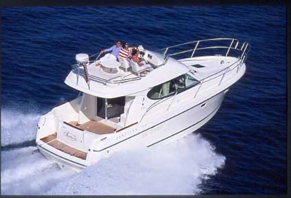 Prestige 32 fly 2 cabins cannigione sardinia