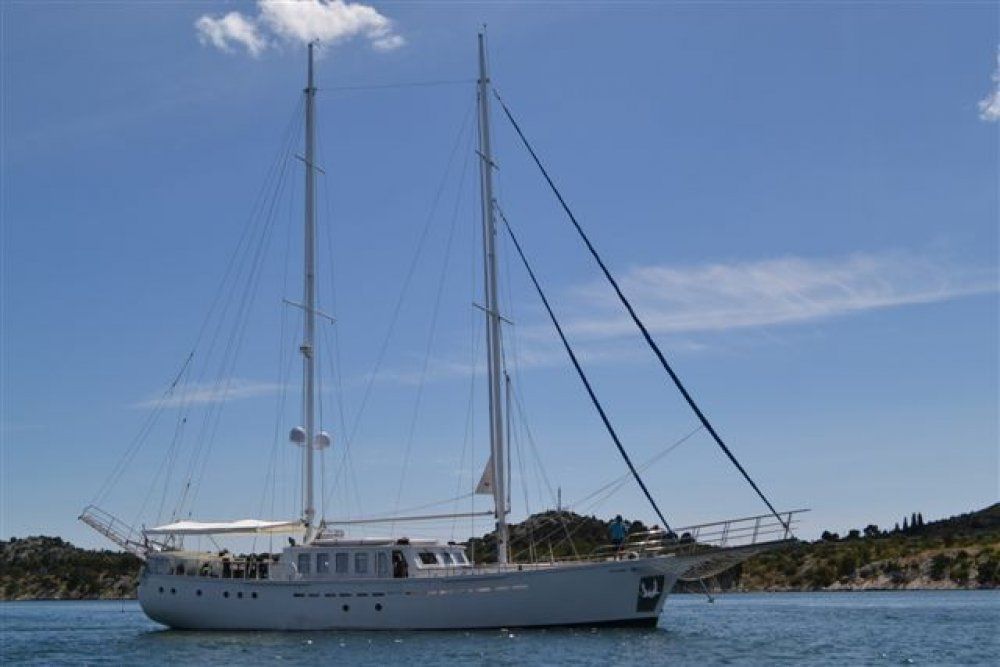 Gulet dvi marije 5 double cabins up to 12 guests italy