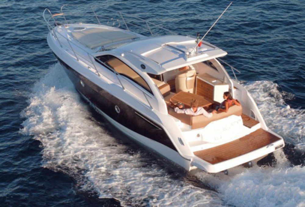 charter a yacht puerto banus