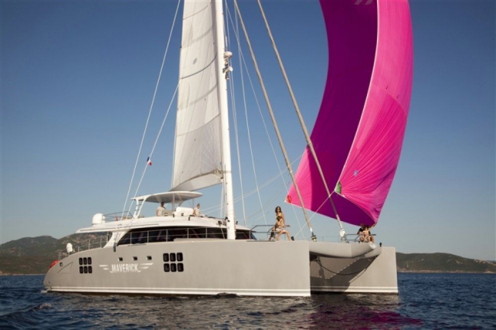 Charter catamaran maverick sunreef 70 5 cabins caribbean bahamas