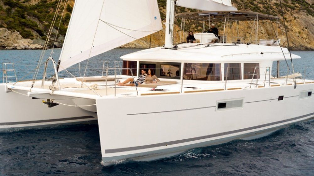 Charter catamaran altesse lagoon 56 4 cabins bvi