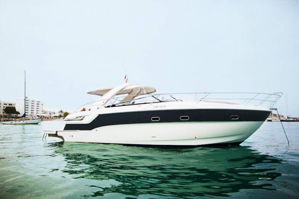 Charter yacht bavaria 38 sport day charter ibiza
