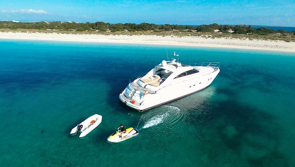 Charter yacht princess v65 3 cabins ibiza