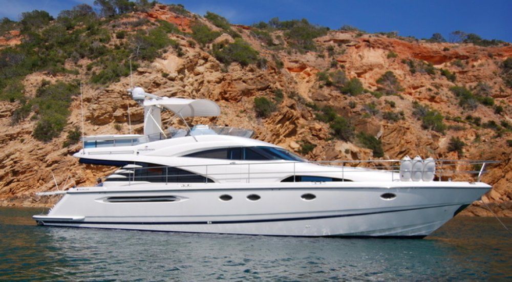 Charter yacht fairline squadron 58 3 cabins denia ibiza