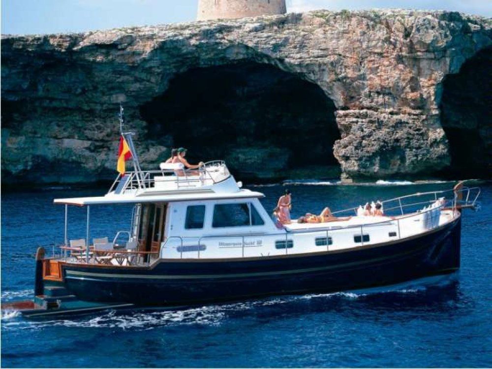 bareboat yacht charter menorca