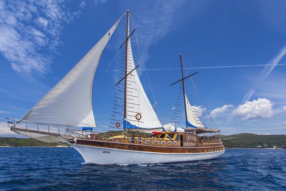 Charter gulet linda croatia