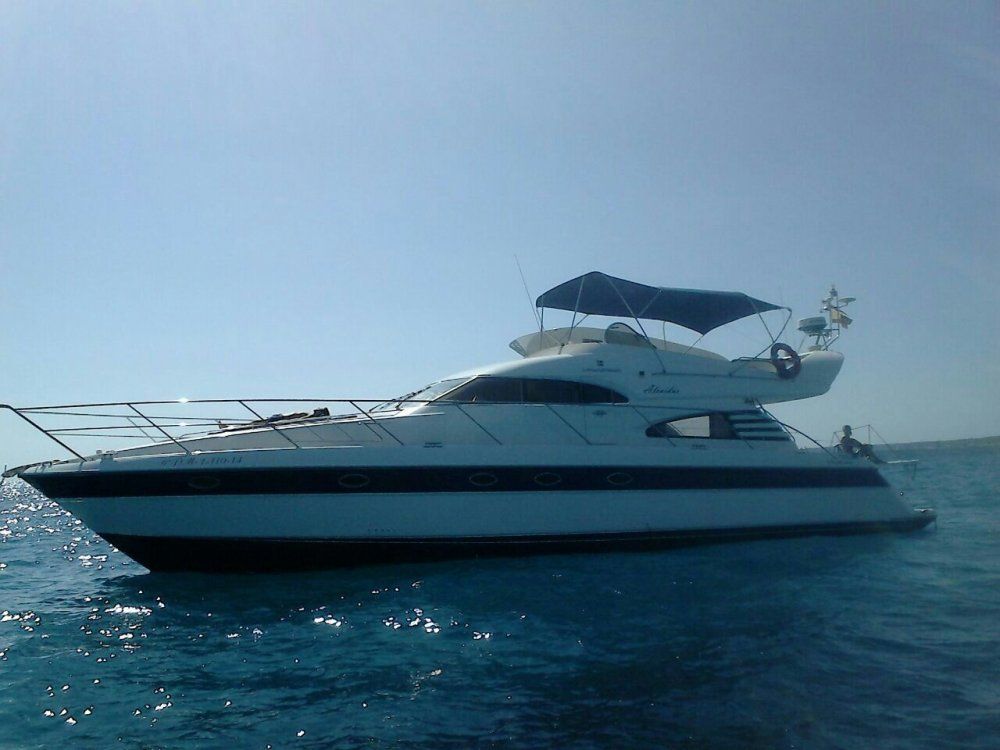 Charter yacht fairline squadron 55 menorca
