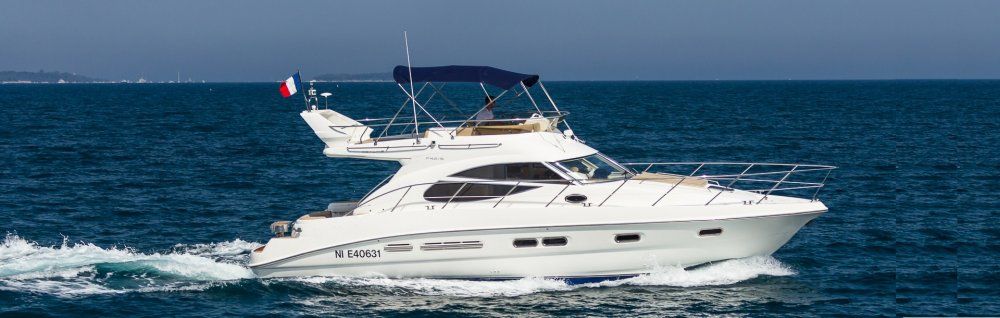 Charter yacht sealine f 425 juan les pins