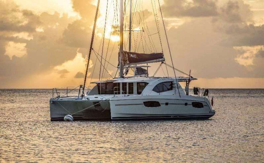 Flojo catamarans for charter in belize