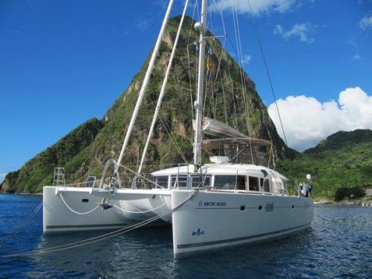 Charter catamaran artic queen lagoon 560 5 cabins split