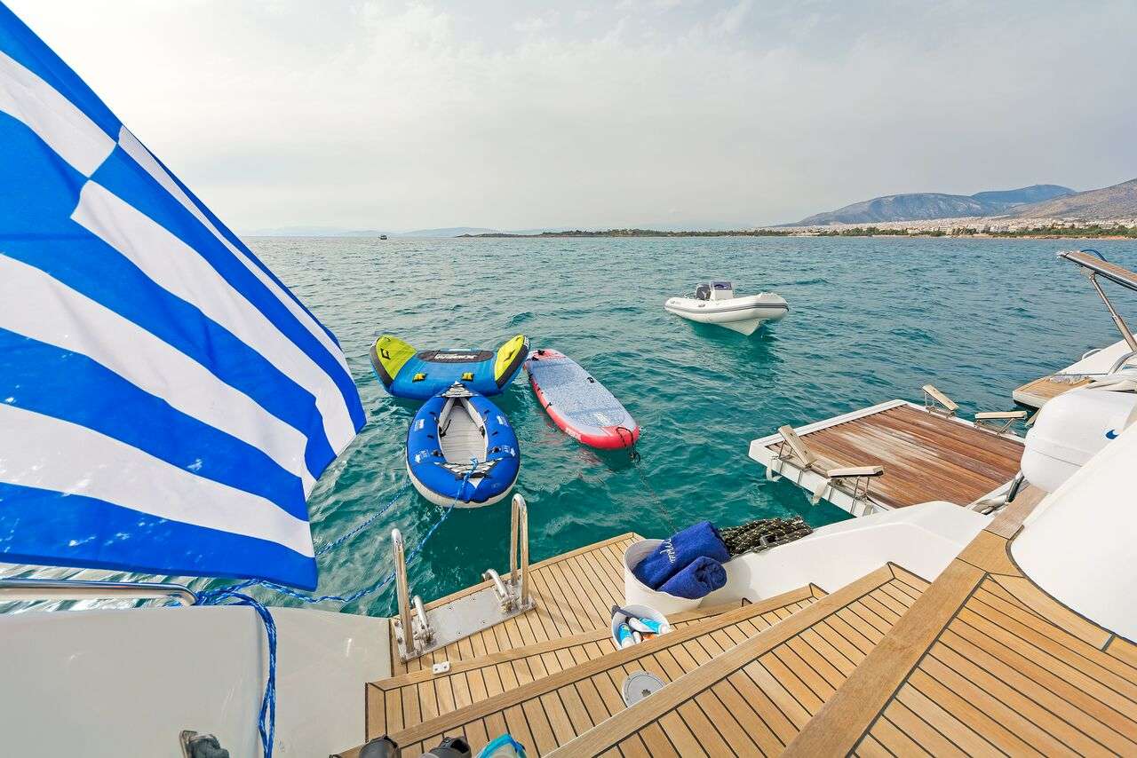 Catamaran greece charter alquiler grecia 12
