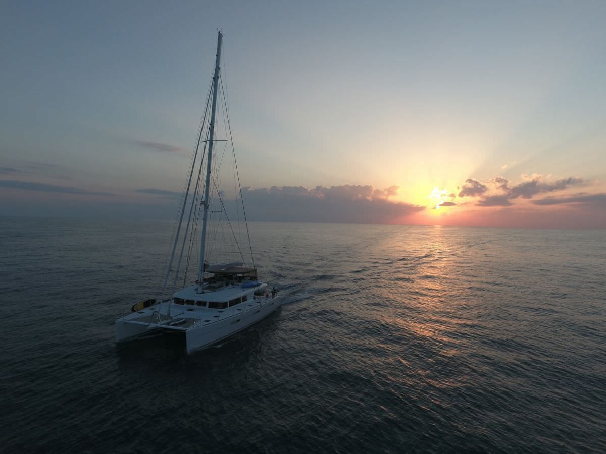 Lily charter catamaran bahamas alquiler 11